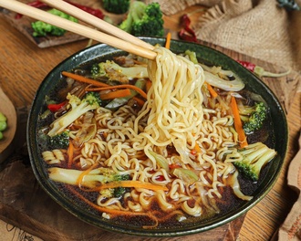 Sebzeli Ramen görseli