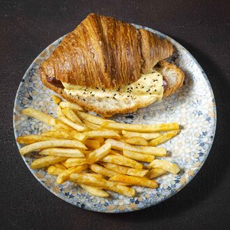 Dana Sosisli Kruvasan görseli