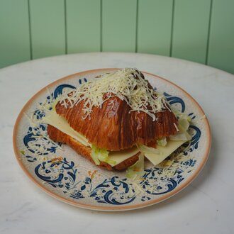 Peynirli Kruvasan görseli