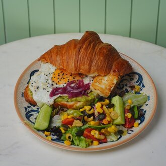 Hellim Peynirli Kruvasan görseli