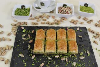 Fıstıklı Baklava  (4 Adet) görseli