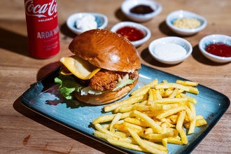 Crispy Burger Menü görseli