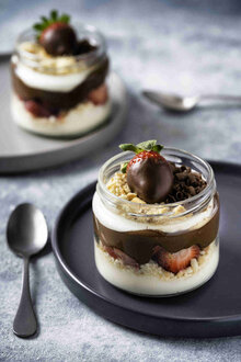 Nutili Çilekli Mag görseli