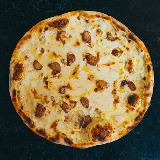 Confettura D’aglio E Mascarpone Pizza (32 Cm) görseli