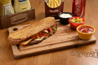 Kavurmalı Kaşarlı Tost Menü görseli