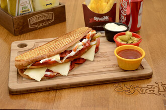 Süper Kaşarlı Sucuklu Ayvalık Tost görseli