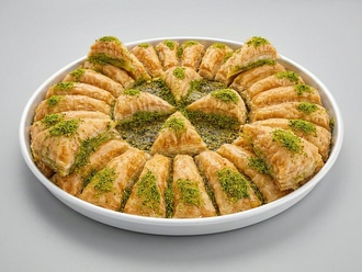 Fıstıklı Havuç Dilimi Baklava (1 Kg.) görseli