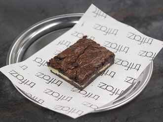 Beyaz Çikolata Parçalı Brownie görseli