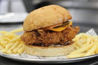 Southern Fried Chicken Burger Menü görseli