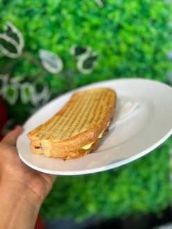 Kaşarlı Tost görseli