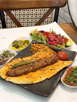 Adana Beyti Kebap görseli