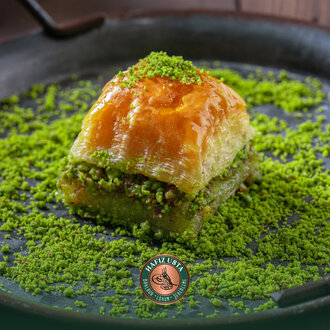 Fıstıklı Özel Kare Baklava 1 Kg görseli