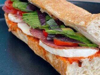 Füme Kaburgalı & Lütenitsalı Sandviç görseli