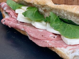 Mortadella & Abaza Peynirli Sandviç görseli