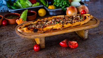 Kuşbaşı Kaşarlı Pide görseli