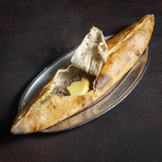 Kıymalı Kavurmalı Kaşarlı Pide görseli