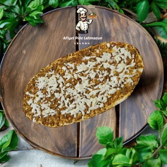 Kaşarlı Lahmacun görseli