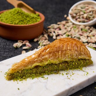 Fıstıklı Havuç Dilim (2 Dilim) görseli