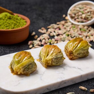 Fıstıklı Kaymaklı Midye Baklava (500 Gr) görseli