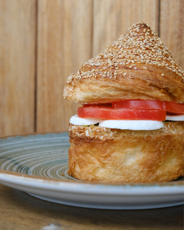 Paris Caprese Roll N Bun görseli
