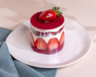 Çilekli Velvet görseli