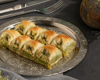 Sadeyağlı Fıstıklı Cimcik Baklava görseli