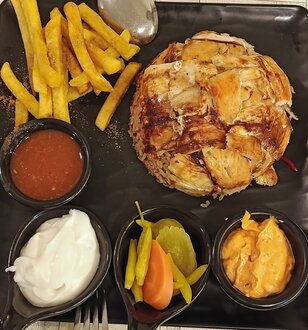 Pilav Üstü Tavuk Döner görseli