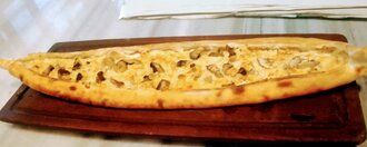 Mantarlı Kaşarlı Pide görseli