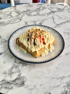 Beyaz Çikolatalı Waffle (1 Kişilik) görseli