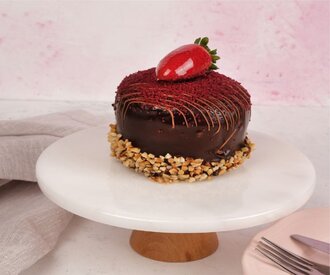 Çikolatalı Çilekli Muzlu Pasta (Adet) görseli