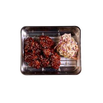 Korean Fried Chicken With Sweet & Spicy Sauce görseli