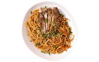 Sebzeli Noodle & Ördek görseli