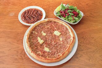 Kıymalı Karadeniz Pidesi (Yuvarlak,1,5 Porsiyon) görseli