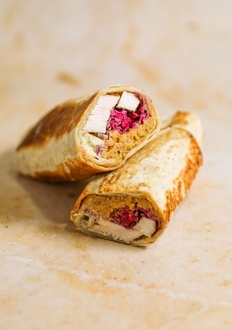 Chicken & Humus Wrap görseli