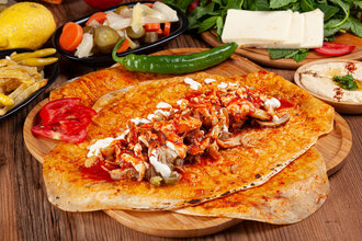 Hatay Soslu Acılı Tavuk Döner Dürüm görseli