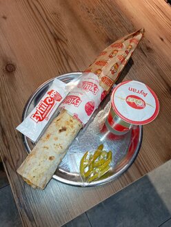 Kaşarlı Zurna Tavuk Döner Dürüm (150 Gr.) & Ayran Menü görseli