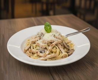 Tavuklu Fettuccine görseli
