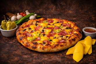 Füme Etli Cheddarlı Pizza (Büyük Boy) görseli