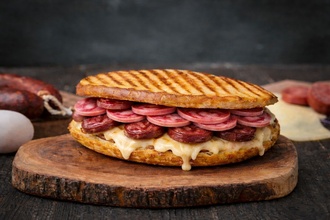 Kasap Sucuklu Ayvalık Tostu görseli