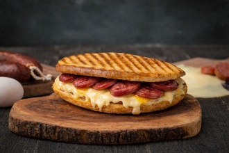 Sucuklu Tost görseli