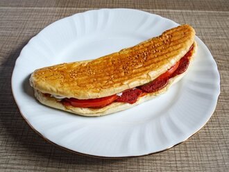 Sucuklu Atom Tost görseli
