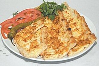 Peynirli Yumurtalı Pide görseli