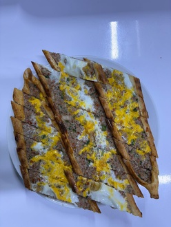 Kıymalı Yumurtalı Pide görseli