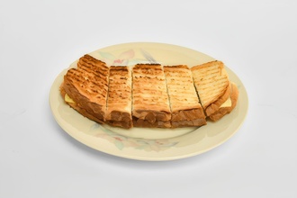 Ayvalık Ekmeğine Çift Kaşarlı Tost görseli