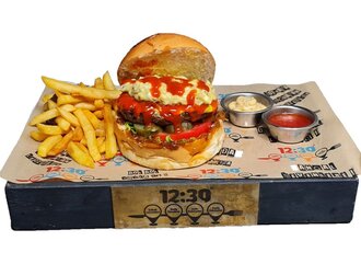 Acılı Köz Patlıcanlı Burger görseli