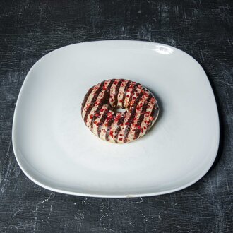 Çilek Dolgulu Donut görseli