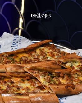 Kuşbaşılı Kaşarlı Pide görseli