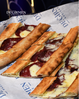 Pastırmalı Kaşarlı Pide görseli