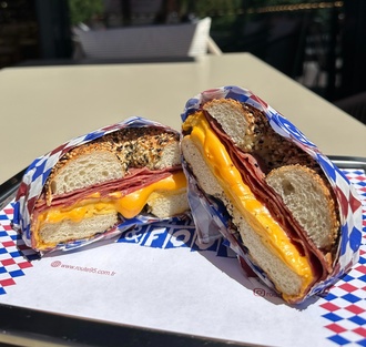 Dana Bacon & Egg & Cheese Bagel Sandviç görseli