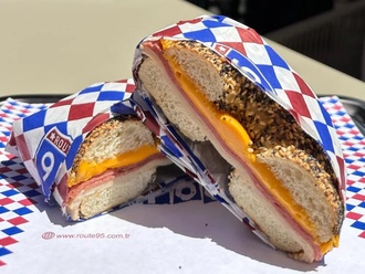 Hindi Füme & Dana Jambon Bagel Sandviç görseli